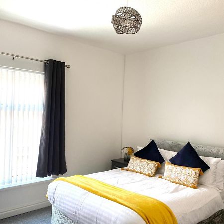 Cosy Cheerful 2 Beds Near Piccadilly, Etihad Stadium Sleeps Upto 5 Mánchester Exterior foto