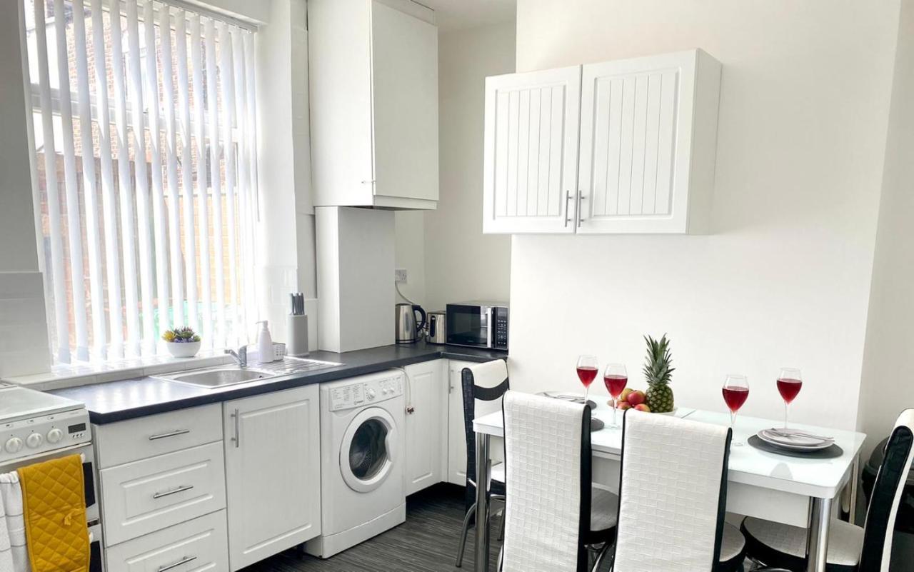 Cosy Cheerful 2 Beds Near Piccadilly, Etihad Stadium Sleeps Upto 5 Mánchester Exterior foto